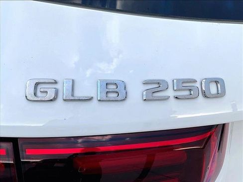 Used 2026 Mercedes-Benz GLB 250 image 28