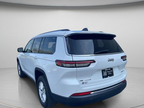 Used 2022 Jeep Grand Cherokee L Laredo w/ Luxury Tech Group I AWD/4WD image 8