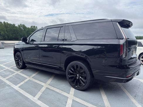 Used 2024 Cadillac Escalade ESV Premium Luxury AWD/4WD image 2