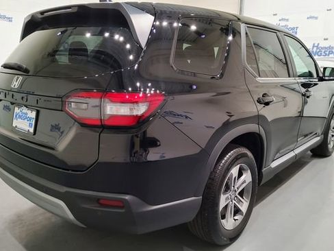 Certified 2025 Honda Pilot EX-L image 3