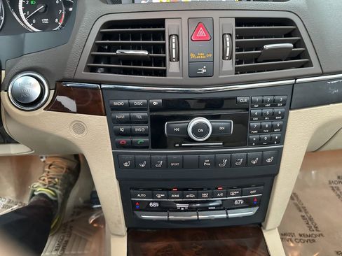 Used 2011 Mercedes-Benz E 550 Cabriolet image 19