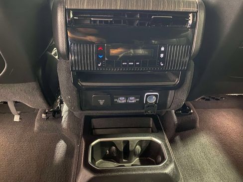 Used 2024 Jeep Wagoneer Series II AWD/4WD image 12