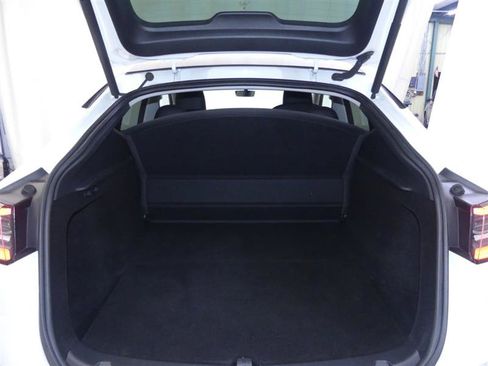 Used 2023 Tesla Model Y Long Range AWD/4WD image 30