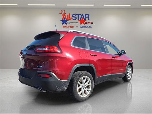 Used 2017 Jeep Cherokee Latitude image 7