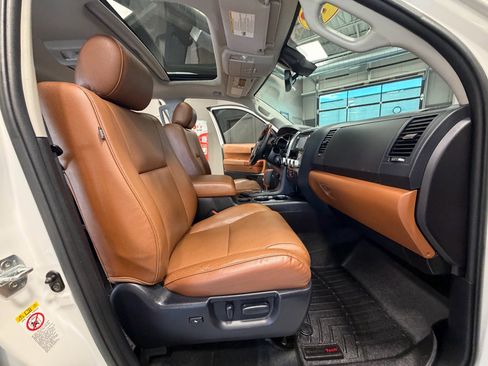Used 2018 Toyota Sequoia Platinum AWD/4WD image 55