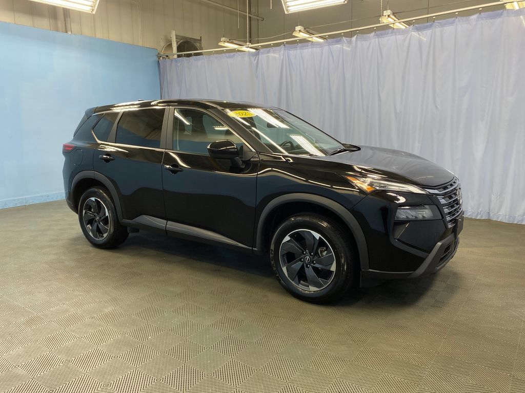 Used 2025 Nissan Rogue SV AWD/4WD image 7
