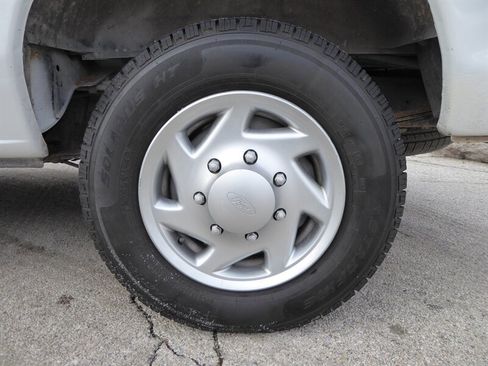 Used 2013 Ford E-350 and Econoline 350 XLT image 27