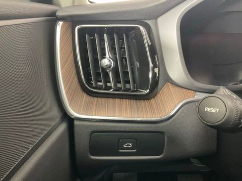 Used 2023 Volvo XC60 B5 Plus w/ Climate Package image 20