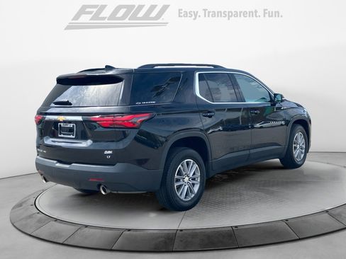 Used 2022 Chevrolet Traverse LT image 9