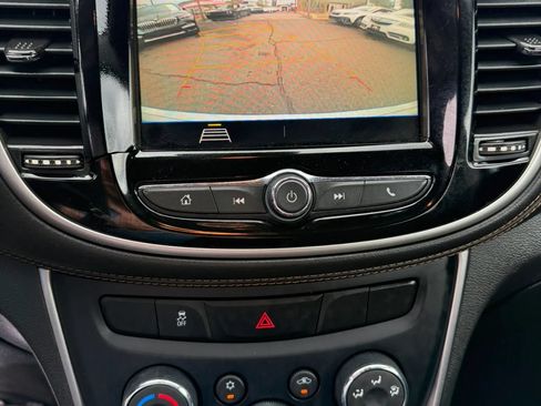 Used 2019 Chevrolet Trax LS w/ Tint and Cruise Package FWD image 16