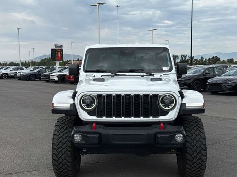 Used 2025 Jeep Gladiator Rubicon AWD/4WD image 2
