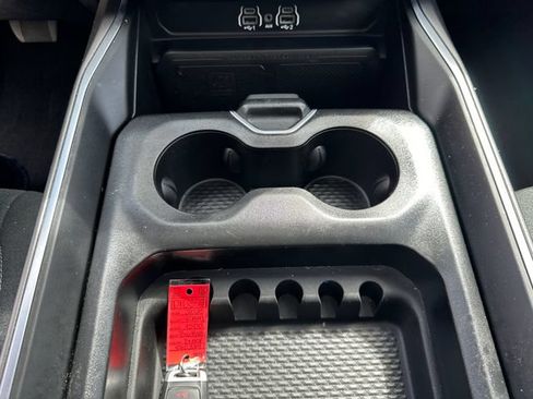 Used 2025 RAM 1500 Big Horn AWD/4WD image 35