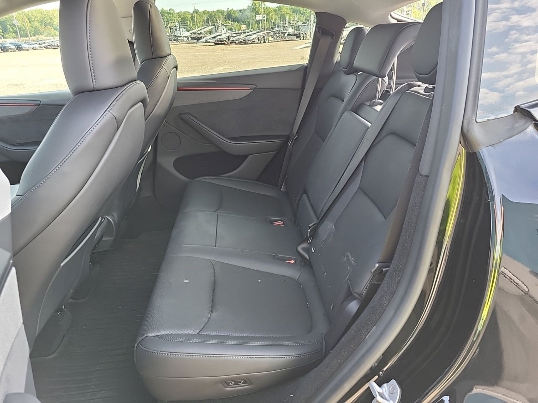 Used 2026 Tesla Model Y Long Range RWD image 3