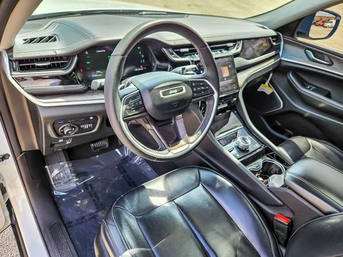 Used 2022 Jeep Grand Cherokee Limited 4xe AWD/4WD image 9