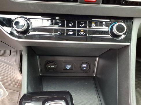 Used 2023 Hyundai Sonata SE w/ Cargo Package image 24