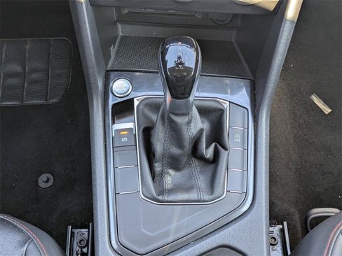 Used 2024 Volkswagen Tiguan SE image 26