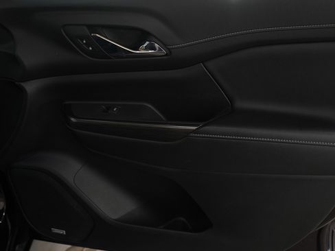 Used 2020 GMC Acadia SLT w/ Premium Package image 9