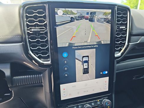 Used 2025 Ford Ranger Lariat w/ FX4 Off-Road Package image 24