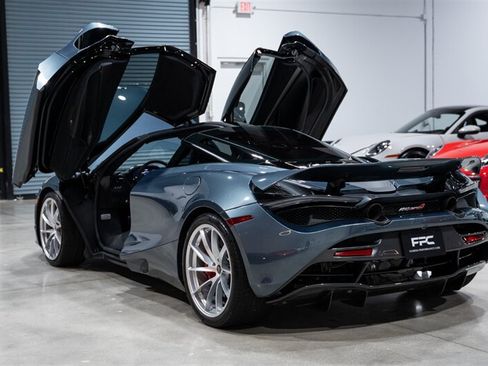 Used 2018 McLaren 720S Performance RWD image 32
