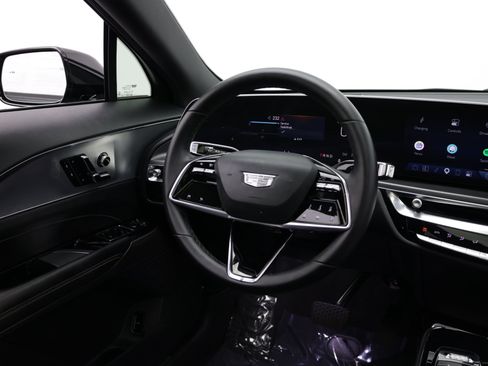 Used 2024 Cadillac Lyriq Tech RWD image 29