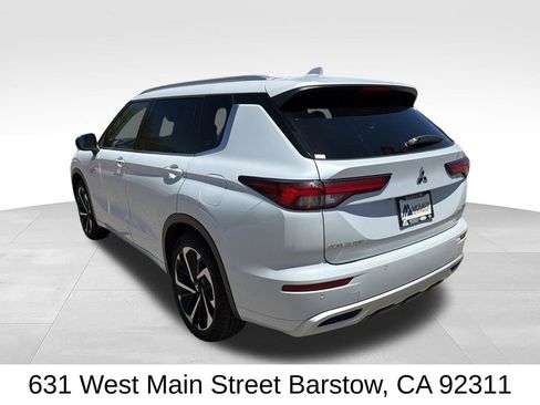 Used 2023 Mitsubishi Outlander SEL AWD/4WD image 6