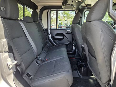 Used 2020 Jeep Gladiator Sport w/ Quick Order Package 24S AWD/4WD image 17