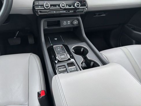 Certified 2023 Honda Pilot Touring image 17