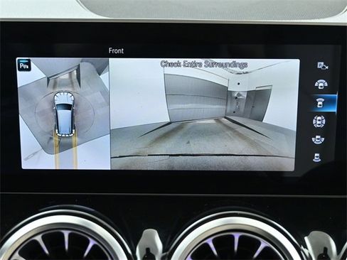 Used 2020 Mercedes-Benz GLB 250 w/ Premium Package image 26