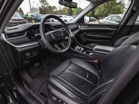 Used 2023 Jeep Grand Cherokee L Limited w/ Luxury Tech Group II AWD/4WD image 21