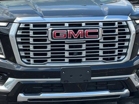 Used 2025 GMC Yukon XL Denali AWD/4WD image 47