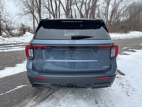 Used 2025 Ford Explorer ST-Line image 4