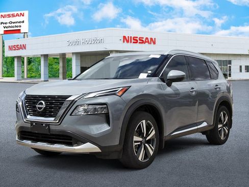 Certified 2022 Nissan Rogue Platinum w/ Head-Up Display Package FWD image 2