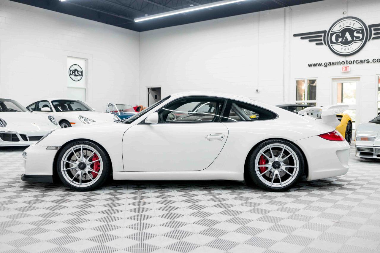 Used 2010 Porsche 911 GT3 RWD image 14