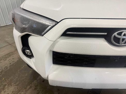 Certified 2023 Toyota 4Runner SR5 Premium w/ Moonroof Package AWD/4WD image 4