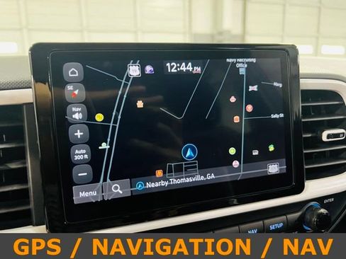 Used 2024 Hyundai Venue Limited FWD image 8
