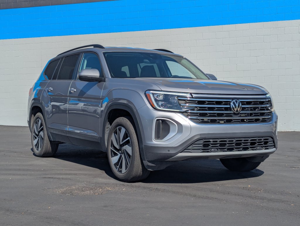 Used 2025 Volkswagen Atlas SE AWD/4WD image 1