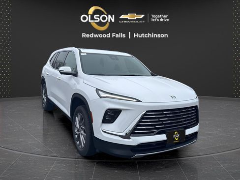 Used 2025 Buick Enclave Preferred image 7