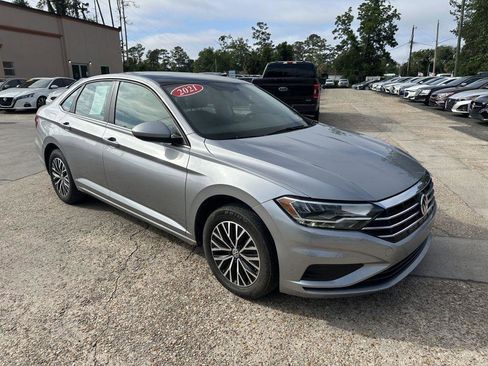 Used 2021 Volkswagen Jetta SE FWD image 3