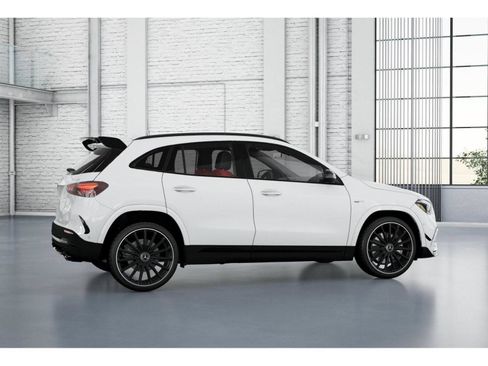 New 2026 Mercedes-Benz GLA 35 AMG 4MATIC image 18