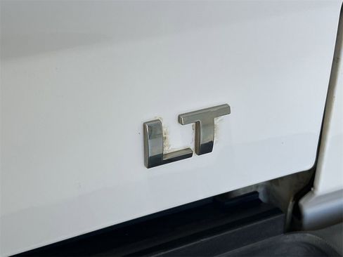 Used 2015 Chevrolet Silverado 2500 LT image 25