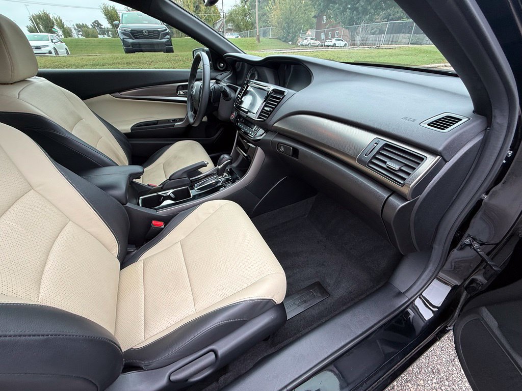 Used 2016 Honda Accord EX-L image 37