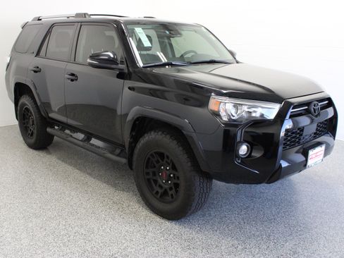 Used 2023 Toyota 4Runner SR5 Premium w/ Moonroof Package AWD/4WD image 4