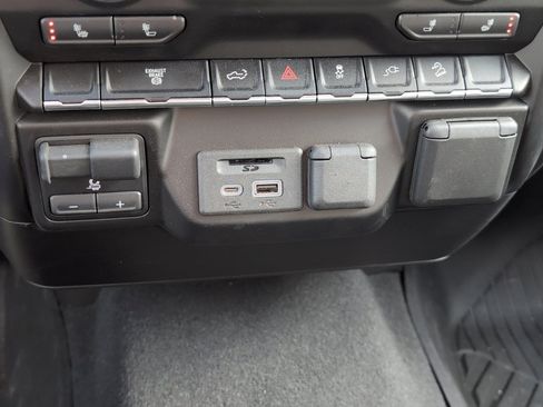 Used 2022 Chevrolet Silverado 2500 LTZ w/ Z71 Off-Road Package image 20