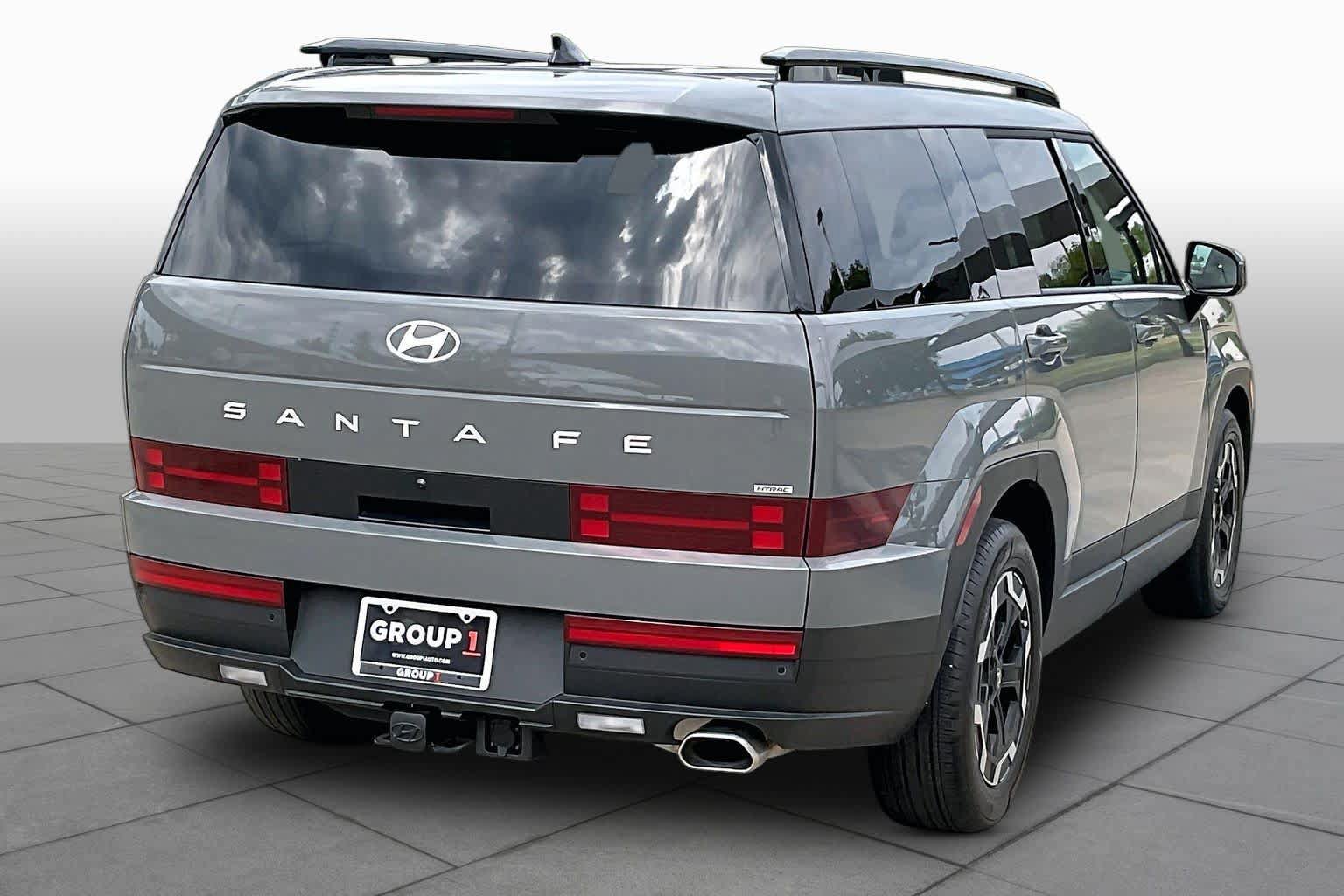 Used 2025 Hyundai Santa Fe SEL AWD/4WD image 12