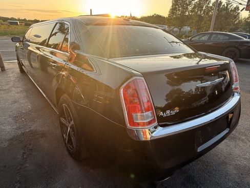 Used 2014 Chrysler 300 image 5