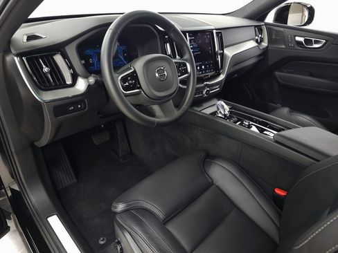 Used 2025 Volvo XC60 T8 Ultra AWD/4WD image 16