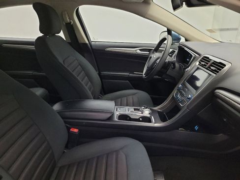 Used 2019 Ford Fusion SE FWD image 21
