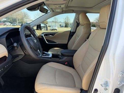 Used 2024 Toyota RAV4 Limited image 26