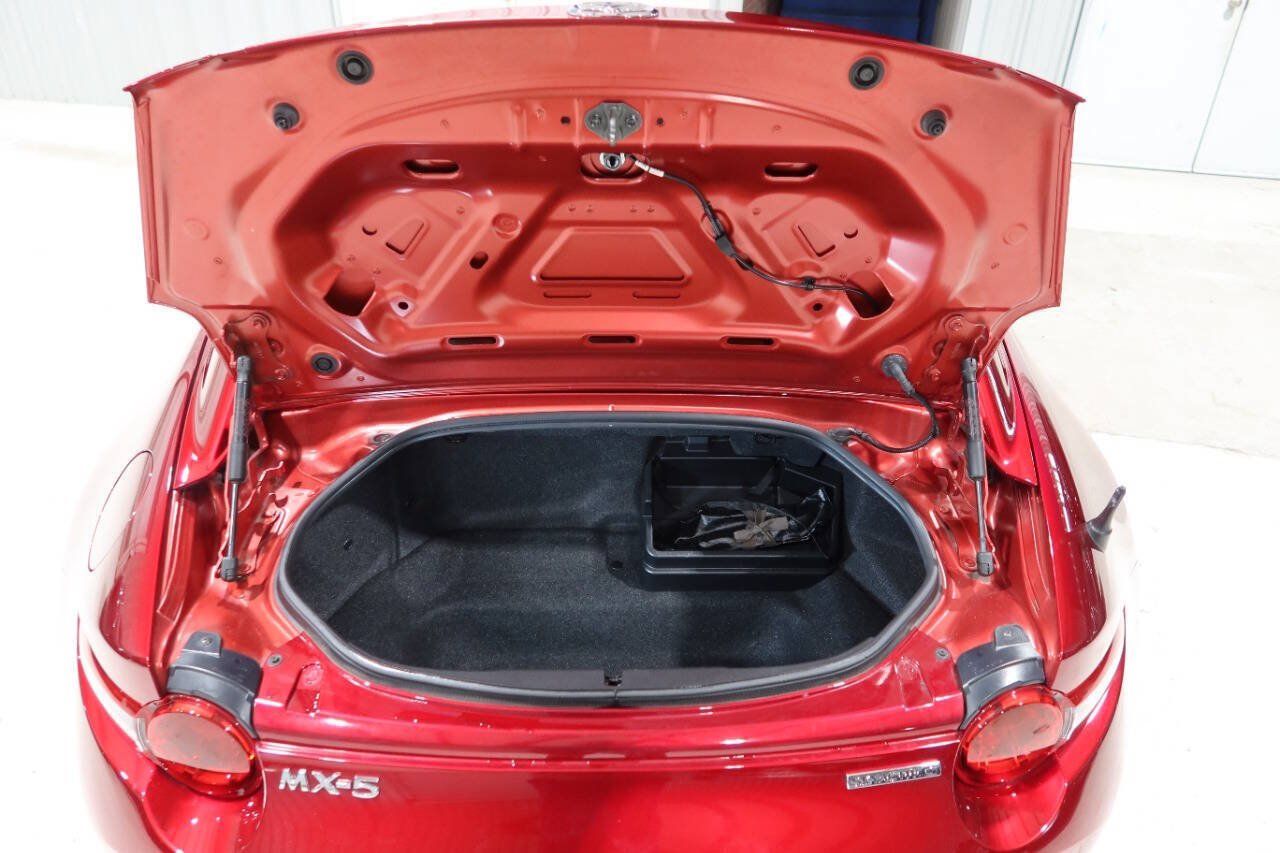 Used 2022 MAZDA MX-5 Miata RF Grand Touring RWD image 27