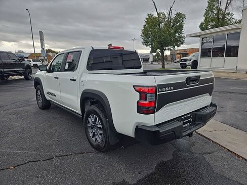 Certified 2024 Nissan Frontier SV w/ Hardbody Edition image 8
